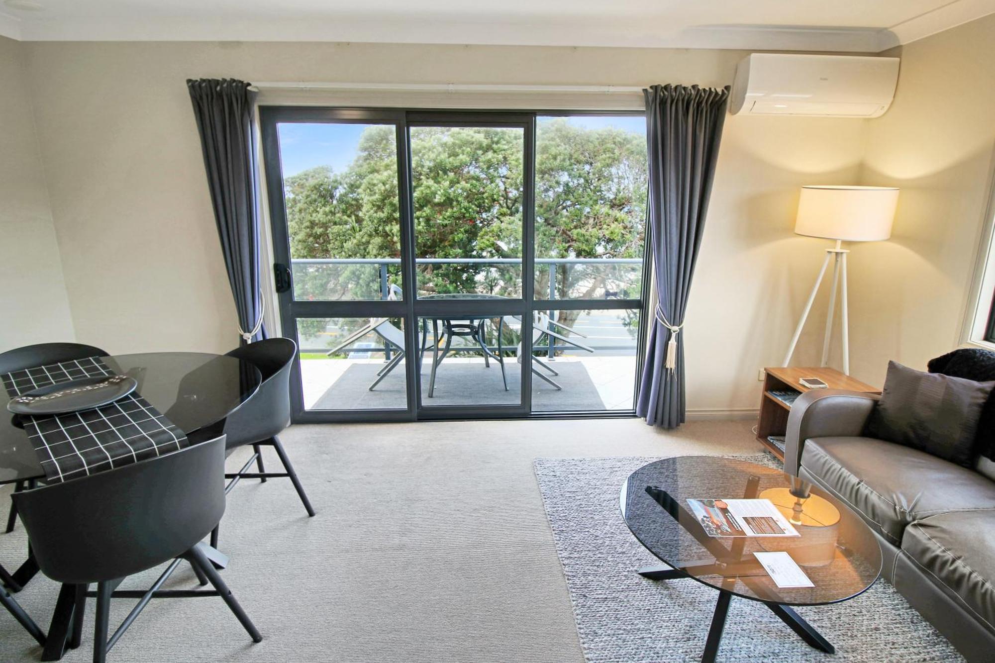Whangaparaoa Lodge Exteriör bild